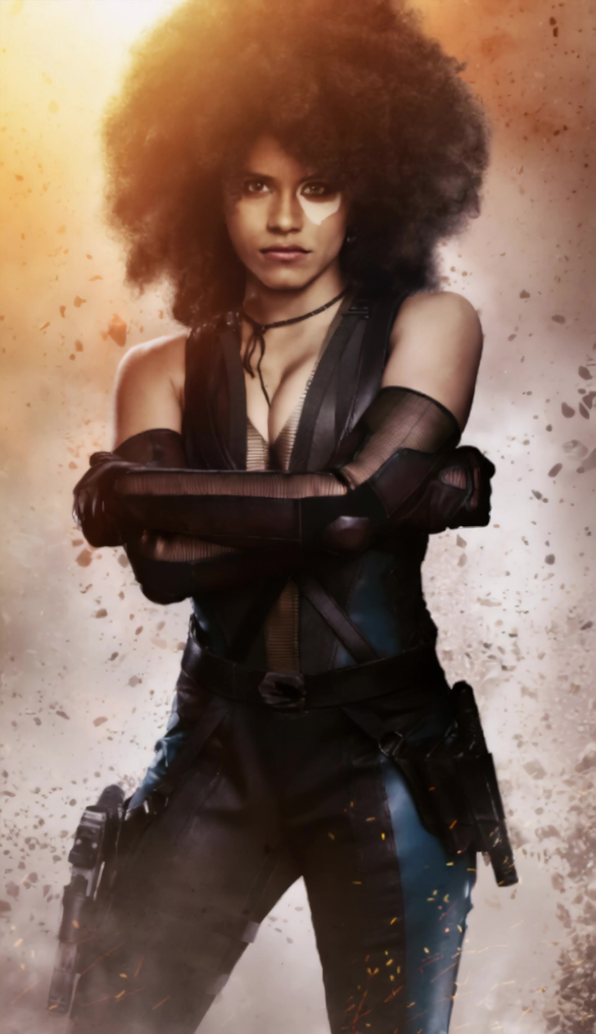 Домино (Deadpool 2) обнажила грудь